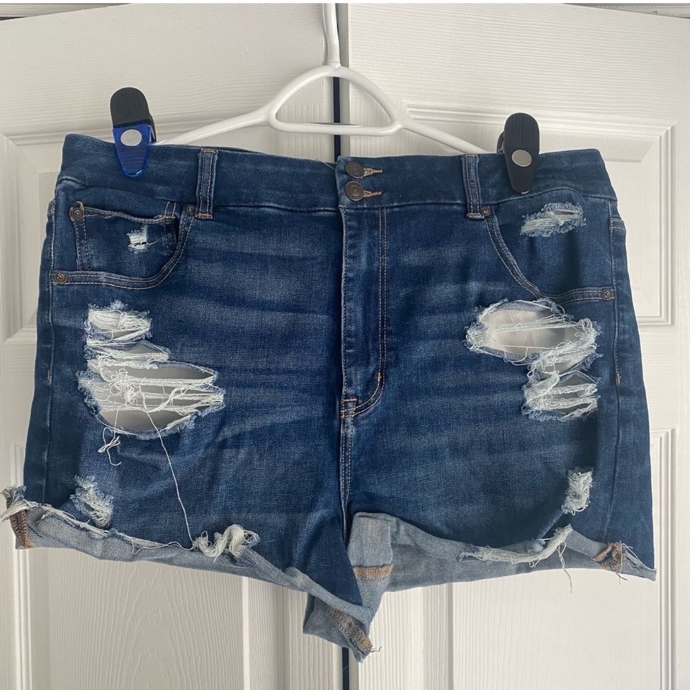 Curvy High-Ride Shortie